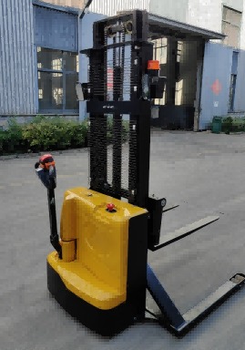 Electric Walkie Stacker 1.5 Ton 3m Lift Height with 24V Battery