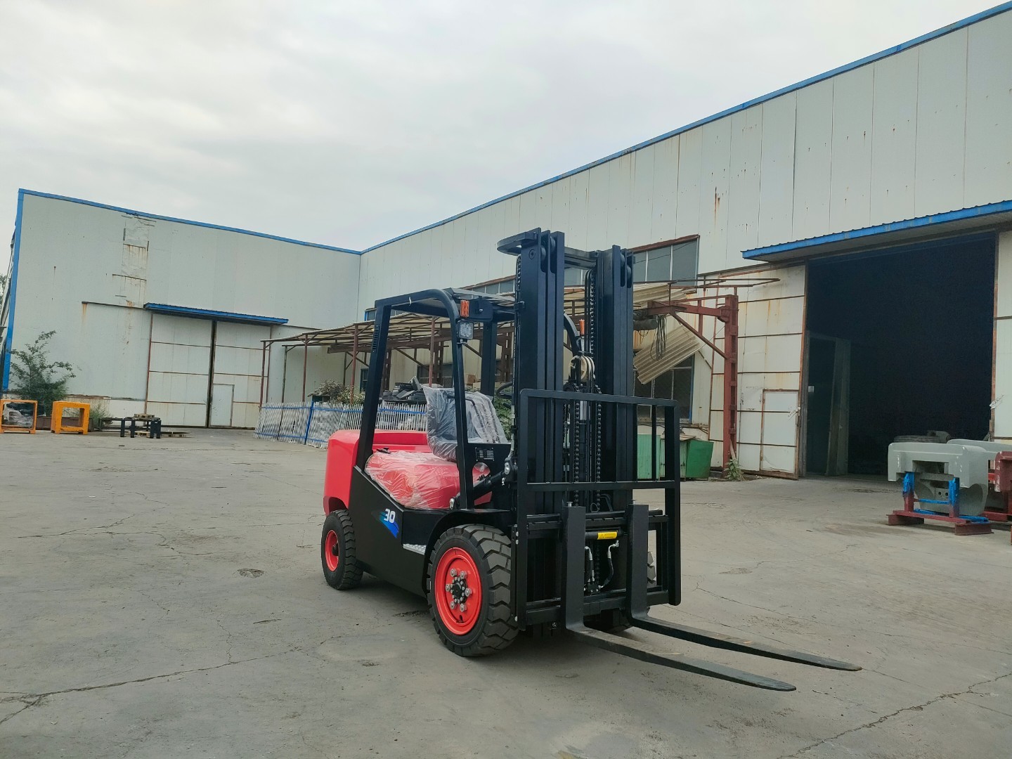 4 Ton Large Diesel Forklift Designed for Demanding Applications