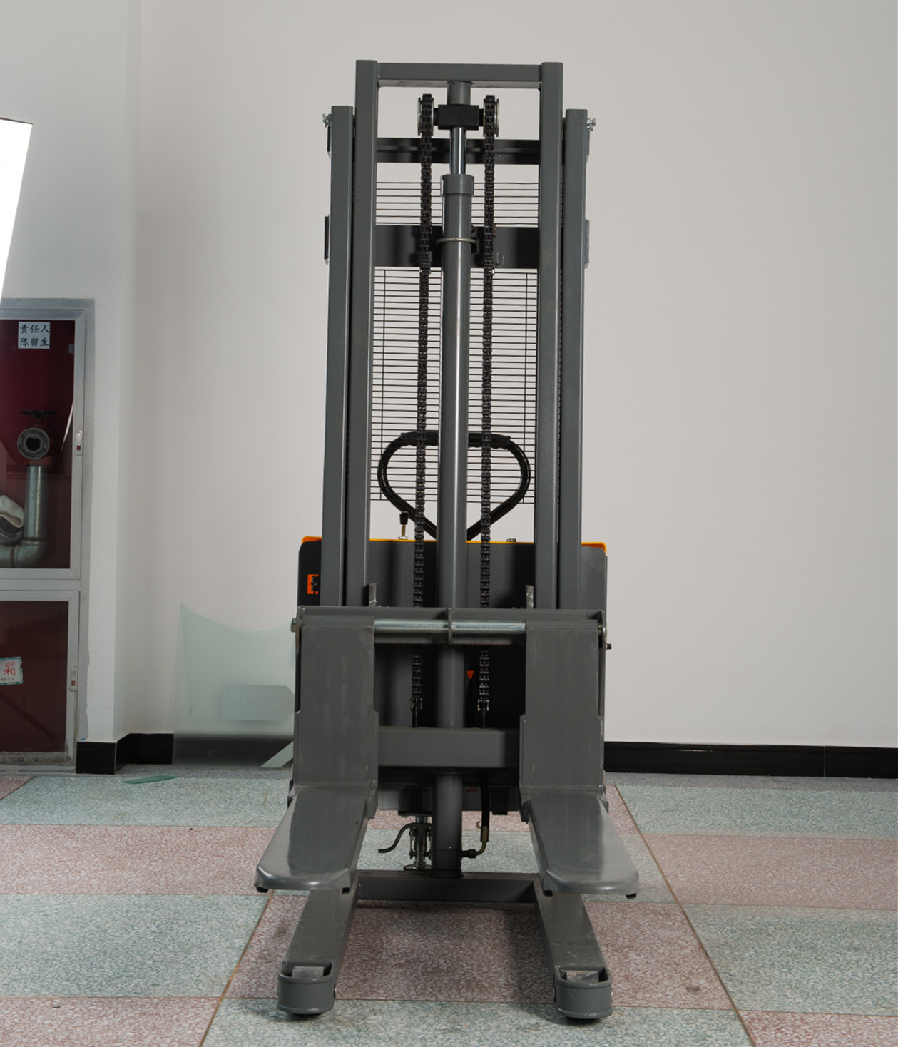 Standing 1500kg Automatic High Lift Semi Electric Pallet Stacker